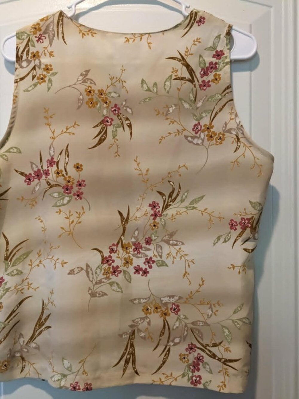 Women's Blair Beige Floral Sleeveless Shirt - size M - EUC - Picture 3 of 4